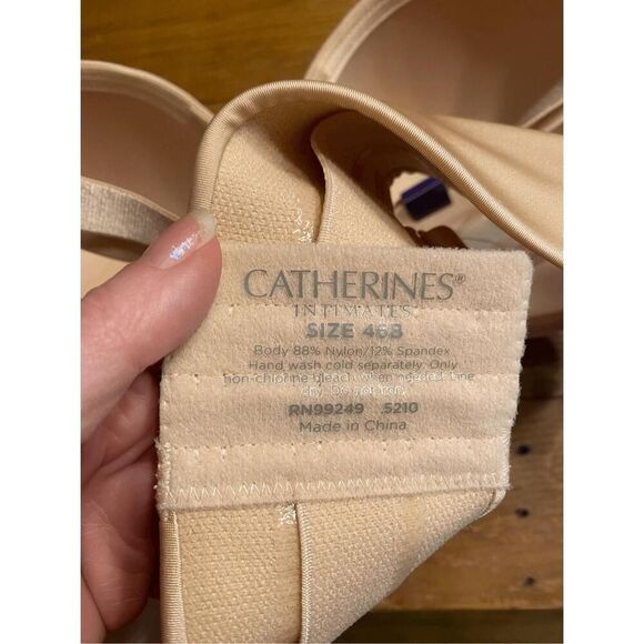 Catherines Intimates 46B Beige Strapless Multiway Adjustable Strap Bra NWT - Picture 2 of 8